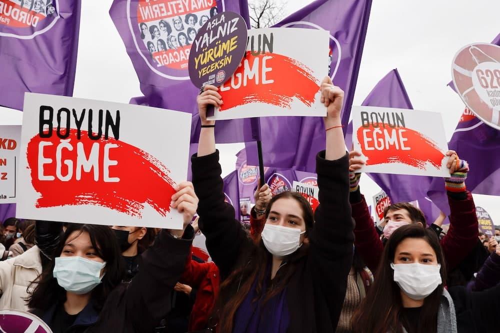 «صدای ما را بشنوید، ترکیه برای زنان امن نیست»
